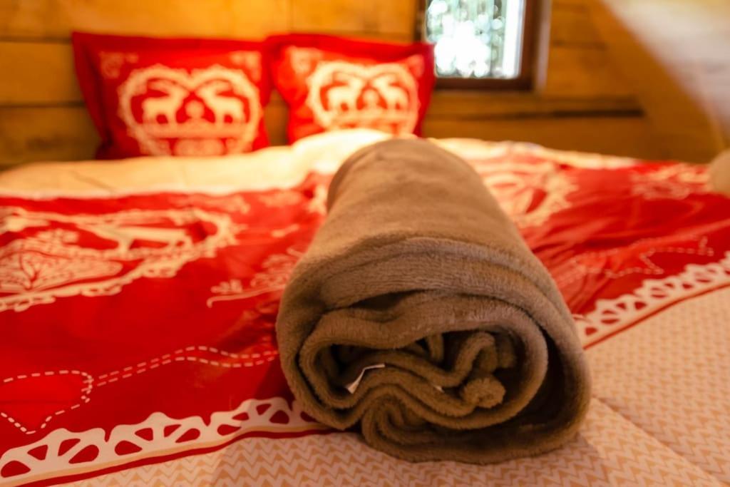 La Cabane Du Cerf Et Son Sauna Attre Экстерьер фото