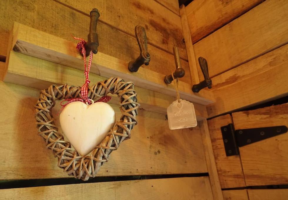 La Cabane Du Cerf Et Son Sauna Attre Экстерьер фото
